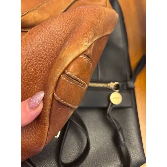 Leather shoulder bag - Picture 15 of 16